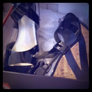 Size 8 wedges